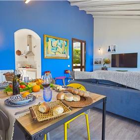 2 bedroom villa with infinity pool near Scopollo, sleeps 4